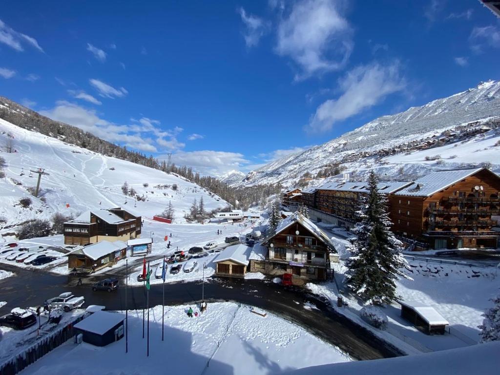 Hotel 16 | 150 Montagne & Spa Nuxe فارْ المظهر الخارجي الصورة